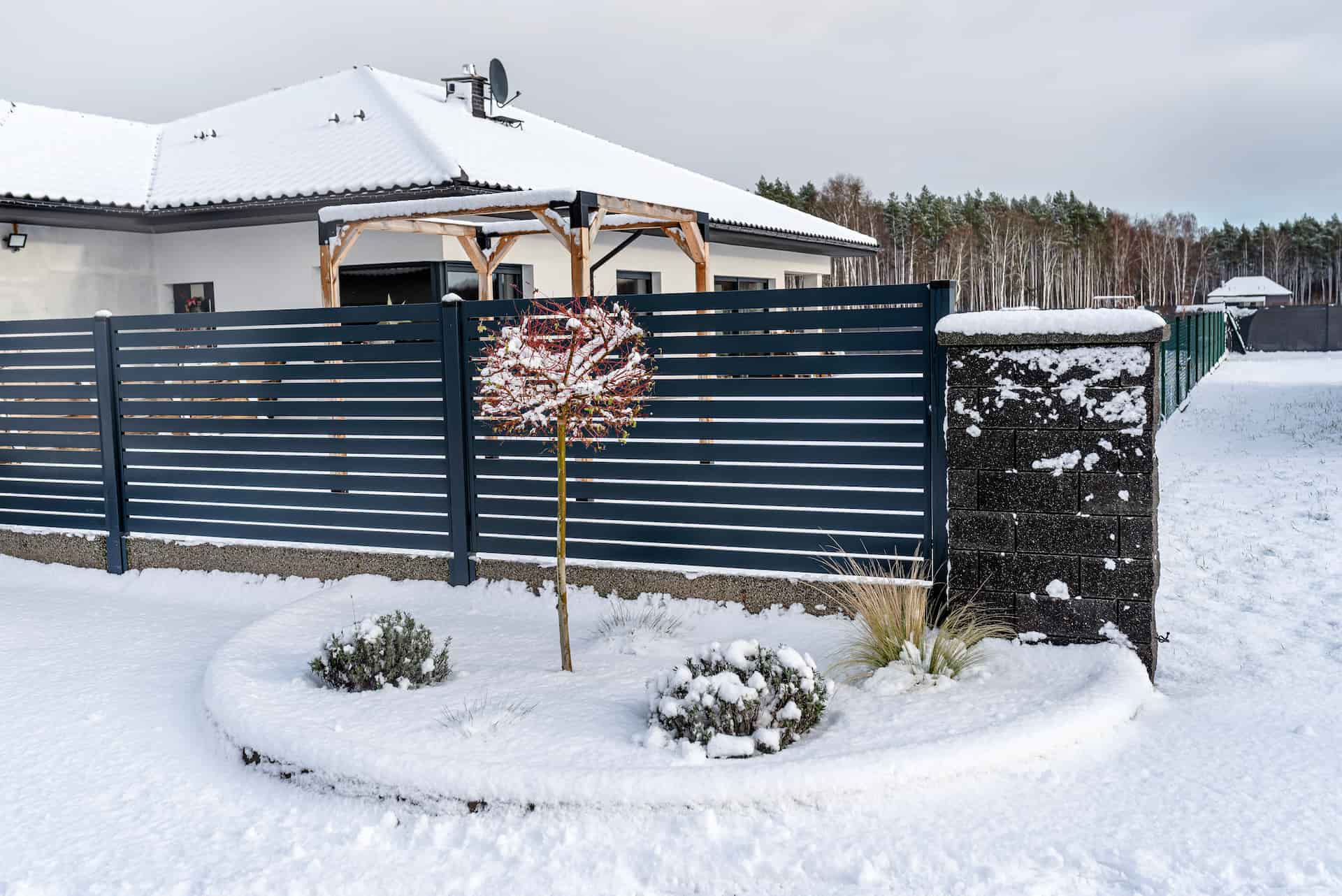 Entretenir vos clôtures pendant l'hiver : Conseils utiles